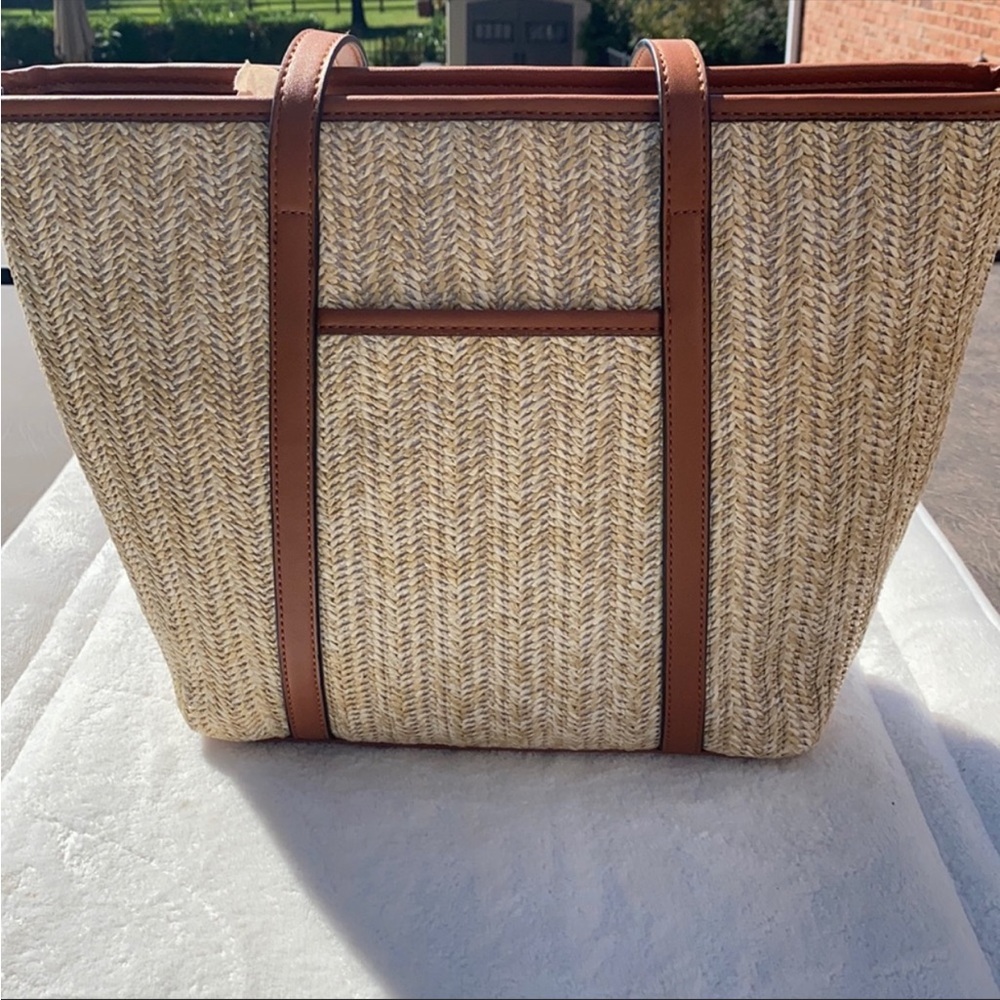 Van Heusen tote. NWT